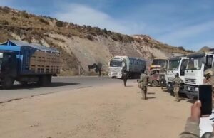SE REANUDA EL TRÁNSITO EN LA PAZ-ORURO-COCHABAMBA TRAS DESBLOQUEO DE VÍAS IMPULSADO POR POLICÍA, VECINOS Y PASAJEROS