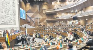 DIPUTADOS APRUEBAN DOS CRÉDITOS INTERNACIONALES POR $US 160 MILLONES TRAS EXTENSA SESIÓN