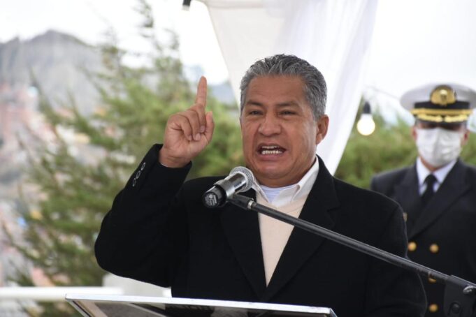 GOBIERNO ADVIERTE QUE PUEDE RECURRIR A MILITARES SI PROTESTAS AMENAZAN LA DEMOCRACIA