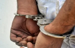 MUJER PIERDE UN DEDO AL SALVAR A SU SOBRINO DE SER RAPTADO