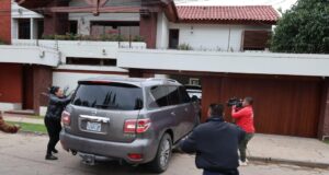 ANDRÓNICO RODRÍGUEZ REAPARECE Y LLAMA A LA UNIDAD TRAS REUNIÓN POLÍTICA EN SANTA CRUZ