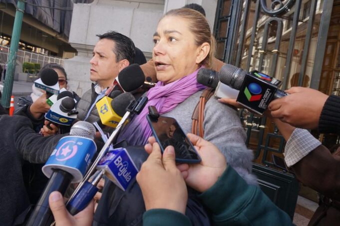 GOBIERNO REVELA QUE $US 2.000 MILLONES DE LAS AFP’S FUERON ENTREGADOS AL BANCO FASSIL Y SE DESCONOCE SU PARADERO