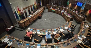 SENADO APRUEBA PROYECTO DE LEY QUE RESTRINGE LA REPOSICIÓN DE MINISTROS CENSURADOS