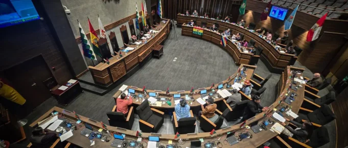 SENADO APRUEBA PROYECTO DE LEY QUE RESTRINGE LA REPOSICIÓN DE MINISTROS CENSURADOS