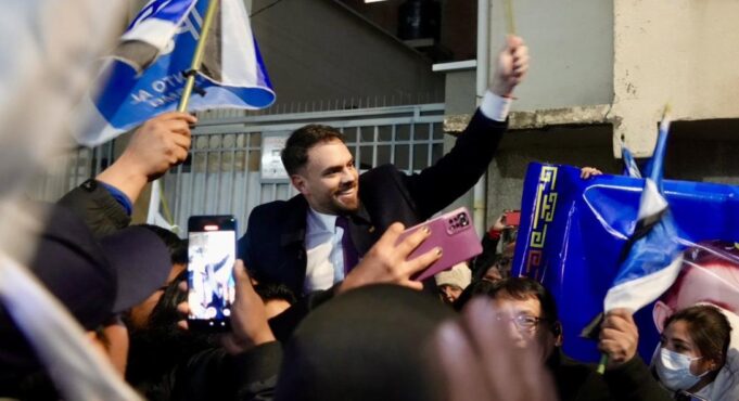 EDUARDO DEL CASTILLO PROPONE LEGALIZAR AUTOS “CHUTOS” A CAMBIO DE CONVERTIRLOS EN VEHÍCULOS HÍBRIDOS