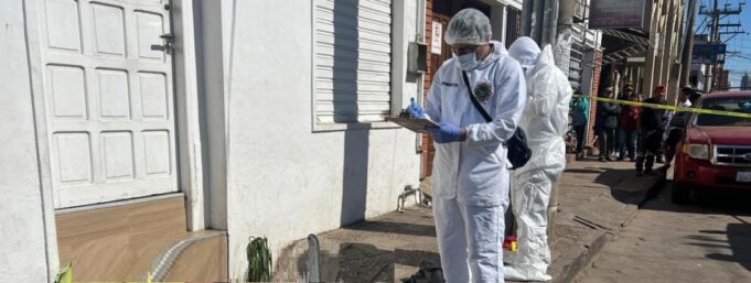 HOMBRE MUERE CON MULTIPLES PUÑALADAS EN LA ZONA DEL MERCADO LOS POZOS