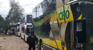 FISCALÍA CONFIRMA QUE INFARTO PROVOCÓ LA MUERTE DE CONDUCTOR HALLADO EN UN BUS EN LA RADIAL 10