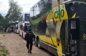 FISCALÍA CONFIRMA QUE INFARTO PROVOCÓ LA MUERTE DE CONDUCTOR HALLADO EN UN BUS EN LA RADIAL 10