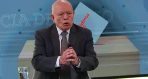 TSE DESCARTA RENUNCIA DE OSCAR HASSENTEUFEL Y ACLARA QUE ESTÁ CON BAJA MÉDICA