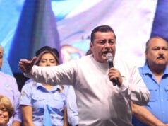 JHONNY FERNÁNDEZ CIERRA CAMPAÑA EN SANTA CRUZ SIN PRESENTAR A SU CANDIDATO A VICEPRESIDENCIA