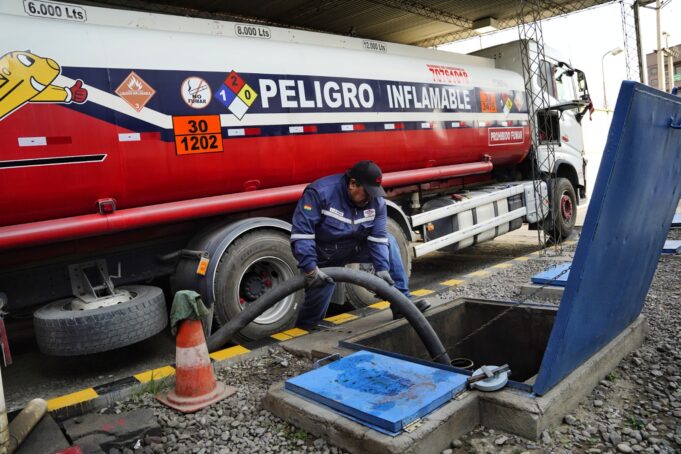 FISCALÍA INVESTIGA PRESUNTO SOBREPRECIO EN IMPORTACIÓN DE COMBUSTIBLES QUE INVOLUCRA A ALTOS FUNCIONARIOS DE YPFB