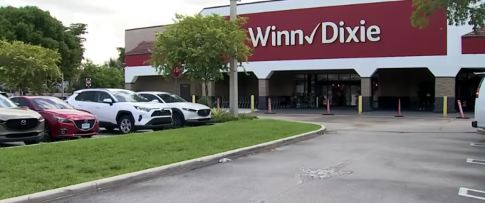 MIAMI-DADE: TRES ARRESTADOS POR FRAUDE DE MÁS DE $30.000 EN TARJETAS DE REGALO