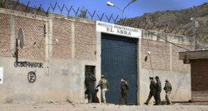 ASESINAN CON 107 PUÑALADAS AL DELEGADO MAYOR DEL PENAL DE EL ABRA EN COCHABAMBA