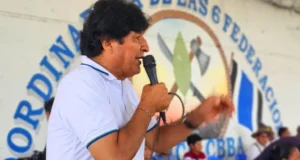 EVO MORALES PIDE A SUS LEGISLADORES PREPARAR UN JUICIO DE RESPONSABILIDADES CONTRA EL GOBIERNO