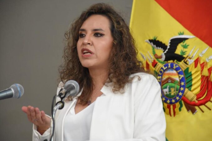 GOBIERNO CONFIRMA RECURSOS PARA PAGO DE VIÁTICOS AL SECTOR SALUD Y EVITA PARO INDEFINIDO EN SANTA CRUZ