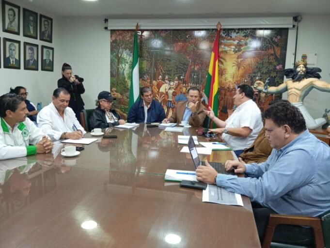 COMITÉ PRO SANTA CRUZ EXIGE AL GOBIERNO CENTRAL PAGO DE BS 29 MILLONES PARA LEVANTAR PARO DE SALUD