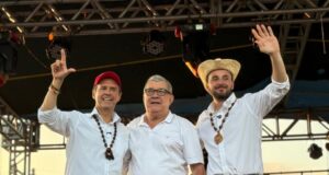 LEOPOLDO FERNÁNDEZ REAPARECE EN CAMPAÑA Y APOYA A TUTO QUIROGA RUMBO A LAS ELECCIONES GENERALES