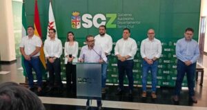CAMACHO POSESIONA A NUEVO GABINETE EN LA GOBERNACIÓN DE SANTA CRUZ