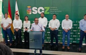 CAMACHO POSESIONA A NUEVO GABINETE EN LA GOBERNACIÓN DE SANTA CRUZ