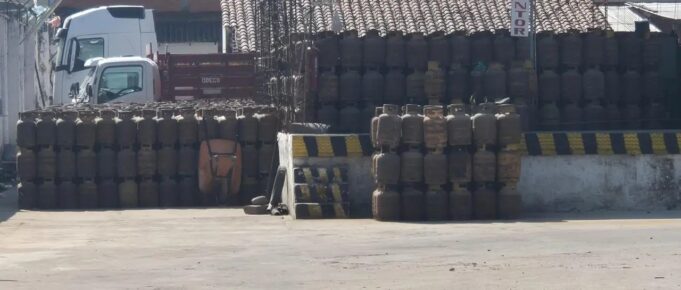 DISTRIBUIDORES DE GLP EN SANTA CRUZ ALERTAN CRISIS POR DETERIORO DE GARRAFAS