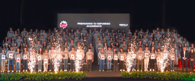 LOS MEJORES EN LA MEJOR: UNIVALLE PREMIO A LA EXCELENCIA ACADEMICA A NIVEL NACIONAL