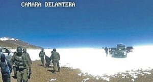 POLICÍAS ANTIDROGAS BOLIVIANOS ATRAPADOS EN CHILE: MENSAJES REVELAN SU VÍNCULO CON EL NARCOTRÁFICO