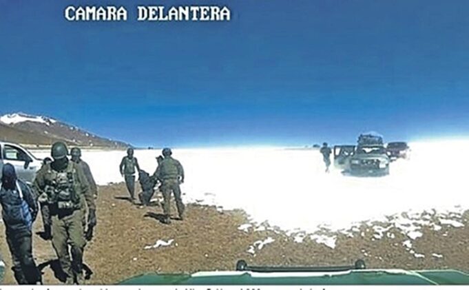 POLICÍAS ANTIDROGAS BOLIVIANOS ATRAPADOS EN CHILE: MENSAJES REVELAN SU VÍNCULO CON EL NARCOTRÁFICO