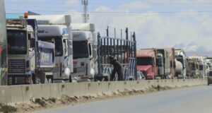 CHOFERES EXIGEN AL GOBIERNO GARANTIZAR COMBUSTIBLE HASTA DICIEMBRE Y ALERTAN SOBRE EL DESABASTECIMIENTO