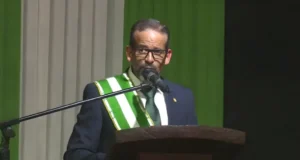 CAMACHO HABLA DE FIN DE CICLO DEL MAS Y RATIFICA EL COMPROMISO DE SANTA CRUZ CON LA DEMOCRACIA Y EL FEDERALISMO