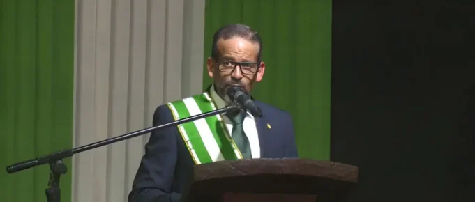 CAMACHO HABLA DE FIN DE CICLO DEL MAS Y RATIFICA EL COMPROMISO DE SANTA CRUZ CON LA DEMOCRACIA Y EL FEDERALISMO