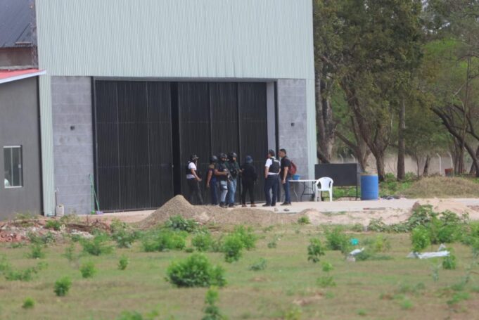 OPERATIVO EN WARNES: FELCC ACLARA QUE NO HUBO ENCAÑONAMIENTO NI DISPAROS CONTRA AGENTES