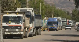 TRANSPORTISTAS ANUNCIAN PROCESO PENAL CONTRA AUTORIDADES POR ESCASEZ DE COMBUSTIBLE