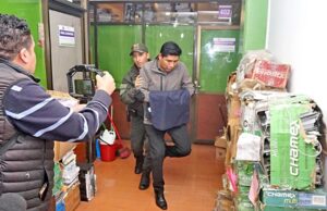 DETENCIÓN DOMICILIARIA PARA EXGERENTE Y EXFUNCIONARIA DE EMAPA EN MEDIO DE PROTESTAS DE LA FISCALÍA Y EL MINISTERIO DE JUSTICIA