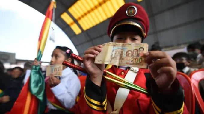 MINISTERIO DE EDUCACIÓN APRUEBA EL REGLAMENTO PARA EL COBRO DEL BONO “JUANCITO PINTO” 2025