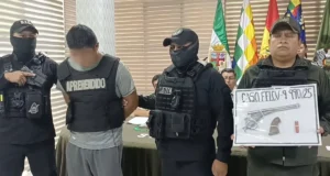 APREHENDEN A HOMBRE QUE DISPARÓ CONTRA SU EXPAREJA EN UN MERCADO DE LA ZONA SUR DE SANTA CRUZ