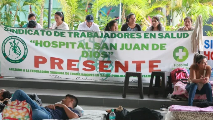 TRABAJADORES DE SALUD INICIAN PARO DE 72 HORAS Y MOVILIZACIONES EN DEMANDA DE SALARIOS Y CONTRATOS PENDIENTES