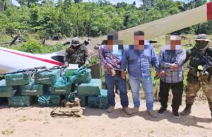 POLICÍA INTERCEPTA AVIONETA CON COCAÍNA EN VILLA TUNARI TRAS ENFRENTAMIENTO ARMADO
