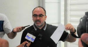 ALCALDÍA Y TRABAJADORES EN SALUD LLEGAN A UN ACUERDO Y SE GARANTIZA LA ATENCIÓN MÉDICA EN SANTA CRUZ