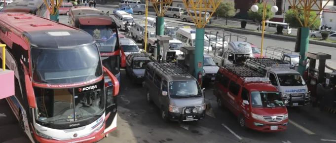 ZAMBRANA CUESTIONA A ARCE POR NO PROMULGAR LA LEY QUE AUTORIZA LA IMPORTACIÓN DIRECTA DE COMBUSTIBLES