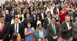 TSE ENTREGA CREDENCIALES A LEGISLADORES ELECTOS Y EL PDC SE REÚNE CON EL VICEPRESIDENTE ELECTO LARA