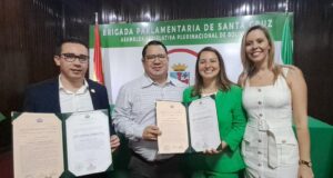 FISCAL GENERAL DEL ESTADO RECIBE DISTINCIÓN DE LA BRIGADA PARLAMENTARIA DE SANTA CRUZ POR SU TRAYECTORIA Y APORTE AL DESARROLLO DEL PAÍS