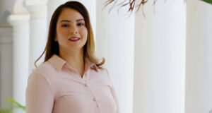 «NI LA DERECHA NI IZQUIERDA ENTIENDEN QUE SANTA CRUZ NECESITA UNIDAD» LAURA ROJAS BUSCA LIDERIZAR SANTA CRUZ