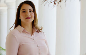 «NI LA DERECHA NI IZQUIERDA ENTIENDEN QUE SANTA CRUZ NECESITA UNIDAD» LAURA ROJAS BUSCA LIDERIZAR SANTA CRUZ