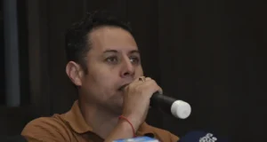 EL VICEPRESIDENTE ELECTO EDMAND LARA DENUNCIA QUE FUE EXPULSADO DE LA POLICÍA POR PRESIONES Y ACUSA A EXJEFES POLICIALES DE ARMARLE UN PROCESO