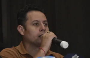 EL VICEPRESIDENTE ELECTO EDMAND LARA DENUNCIA QUE FUE EXPULSADO DE LA POLICÍA POR PRESIONES Y ACUSA A EXJEFES POLICIALES DE ARMARLE UN PROCESO