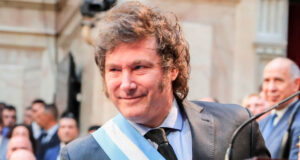 JAVIER MILEI FELICITA A RODRIGO PAZ Y CELEBRA EL FIN DE 20 AÑOS DE SOCIALISMO EN BOLIVIA