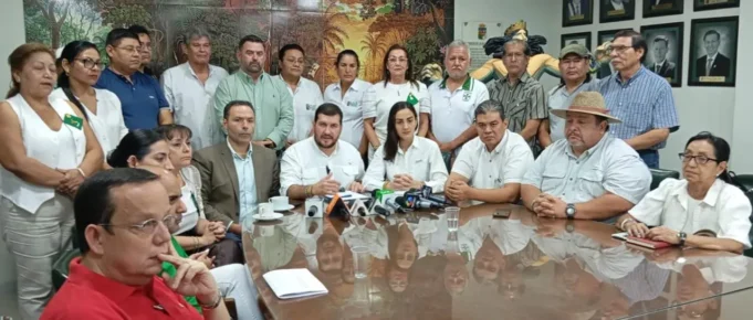 COMITÉ PRO SANTA CRUZ EXIGE QUE PROYECTO DE LEY SOBRE COMBUSTIBLES SEA TRATADO CON URGENCIA EN DIPUTADOS