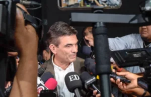 RODRIGO PAZ DESTACA LA PARTICIPACIÓN DE EDMAND LARA EN EL DEBATE VICEPRESIDENCIAL Y CRITICA EXPRESIÓN DE JUAN PABLO VELASCO