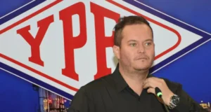 YPFB ADVIERTE QUE NO PODRÁ GARANTIZAR EL ABASTECIMIENTO DE COMBUSTIBLE POR FALTA DE RECURSOS DEL MINISTERIO DE ECONOMÍA