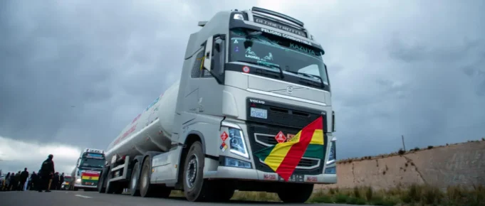 PRESIDENTE RODRIGO PAZ AFIRMA QUE SU GOBIERNO ESTÁ “ACABANDO CON EL ESTADO TRANCA” Y ANUNCIA MEDIDAS PARA NORMALIZAR EL ABASTECIMIENTO DE COMBUSTIBLES